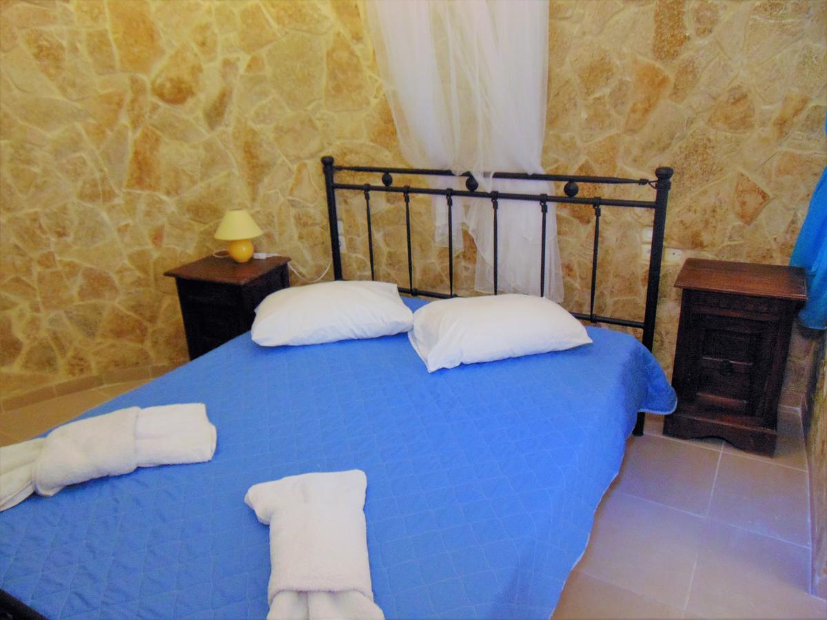 קרטראדוס Archangels Traditional Houses מראה חיצוני תמונה